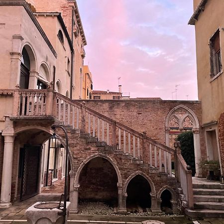 Palazzo Contarini Della Porta Di Ferro Aparthotel Veneţia Exterior foto