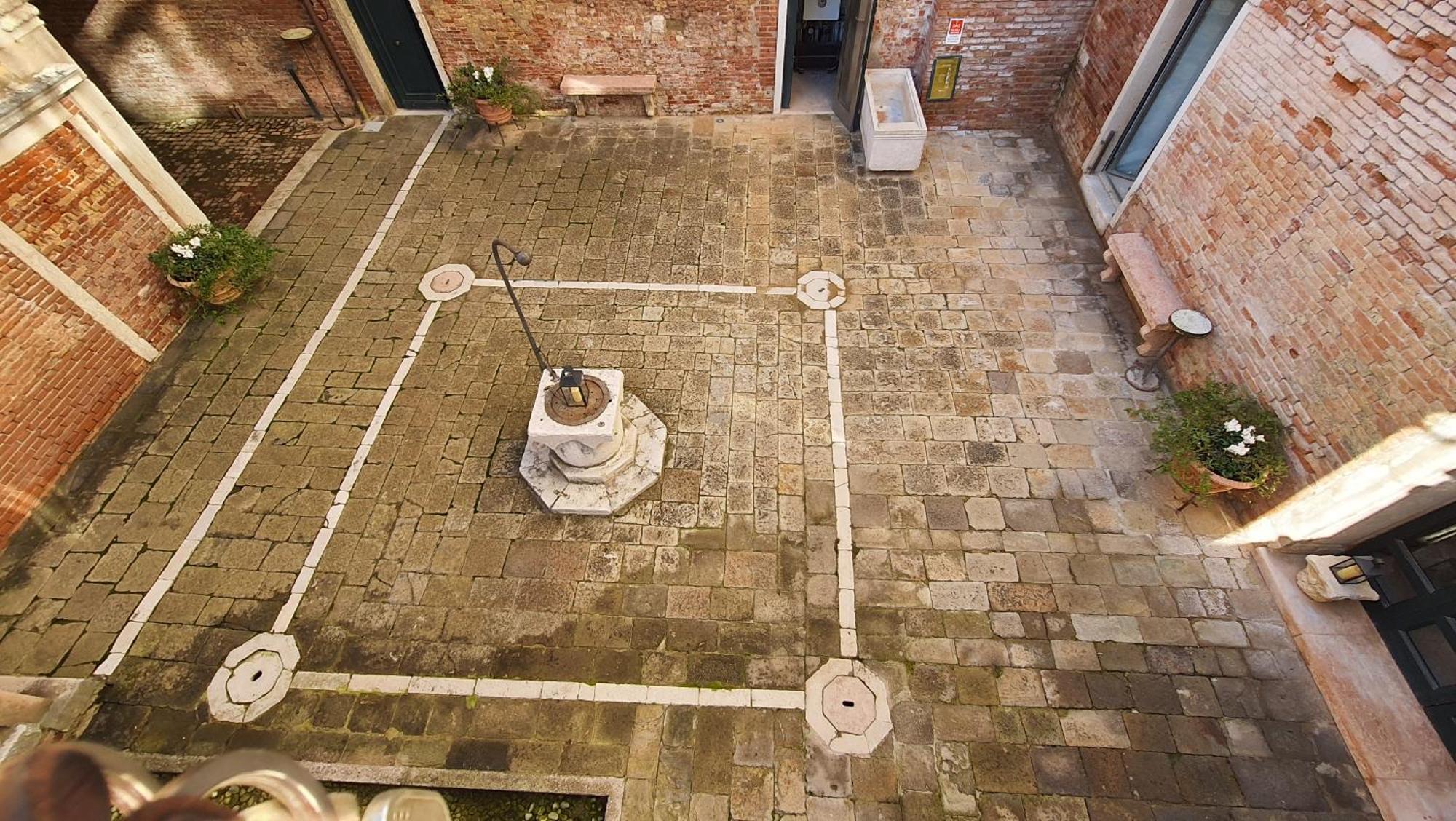 Palazzo Contarini Della Porta Di Ferro Aparthotel Veneţia Exterior foto